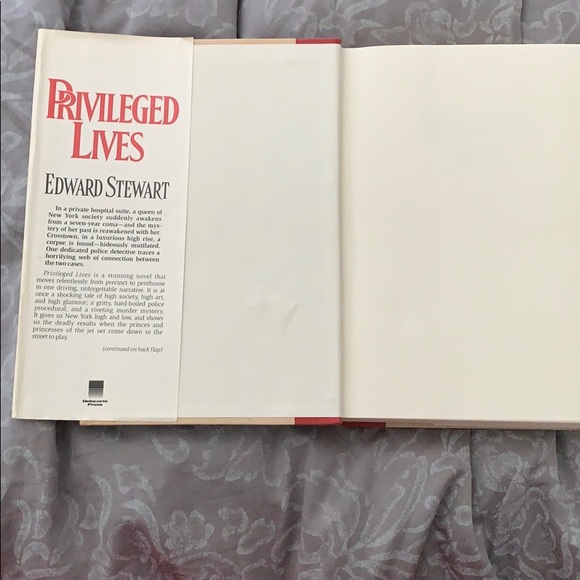 🔥3/$10 Privileged Lives novel by Edward Stewart - Picture 4 of 5
